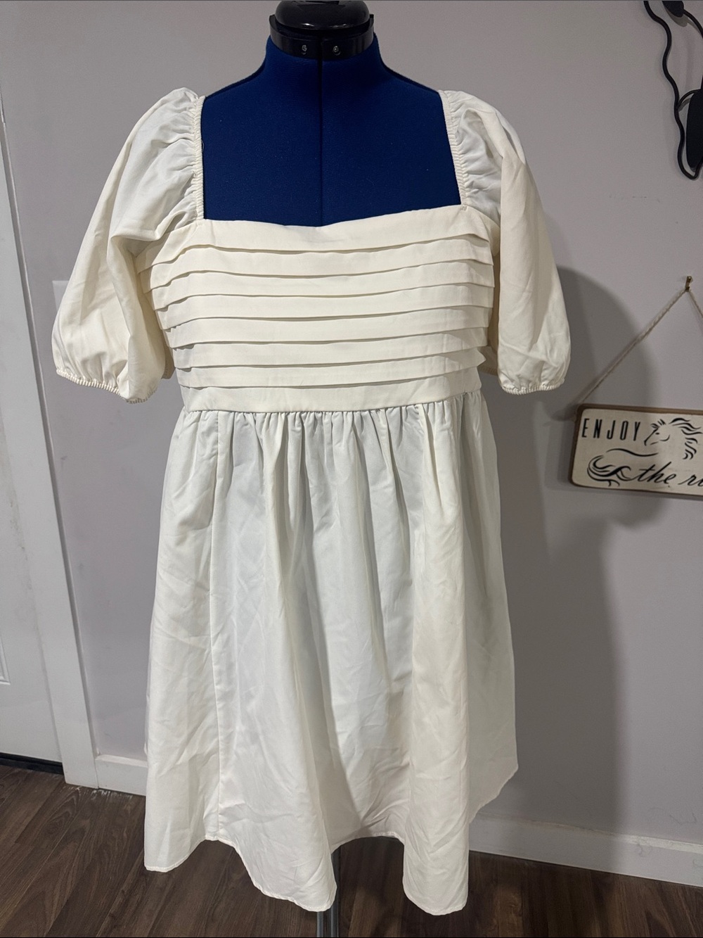 ARULA Cream Puff-Sleeve Midi Dress